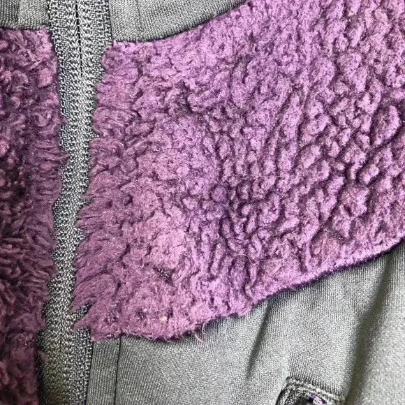 Columbia Purple  Sherpa Style Jacket Size Medium - Picture 4 of 16